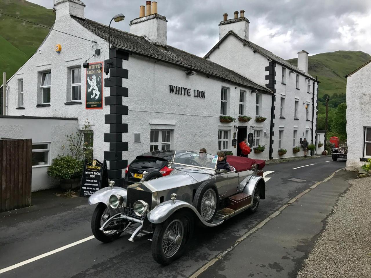 פנרית' The White Lion Inn מראה חיצוני תמונה